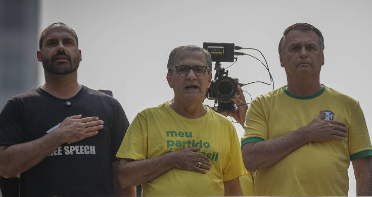 Da esquerda para direita, Eduardo Bolsonaro, Silas Malafaia e Jair Bolsonaro.