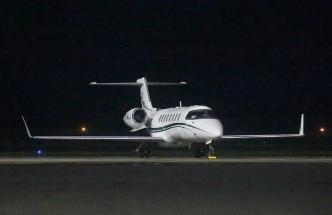 A aeronave modelo Learjet 45, equipada como UTI aeromédica.