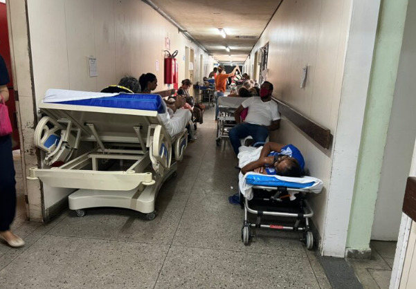 Além da falta de medicamentos e insumos, muitos hospitais enfrentam também a superlotação, como é o caso do Walfredo Gurgel.