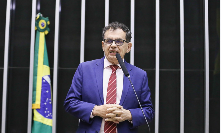 O deputado Reimont (PT-RJ), também apresentou um ofício ao procurador-geral da República, Paulo Gonet, solicitando investigação contra Nikolas.