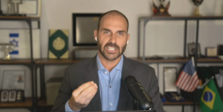 Eduarado Bolsonaro solicita autorização para desempenhar suas funções parlamentares a partir dos Estados Unidos, onde está desde fevereiro.