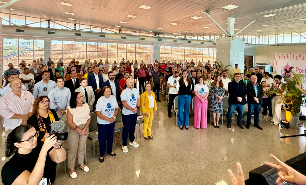 Várias autoridades estiveram presentes no evento. Foto: Divulgação