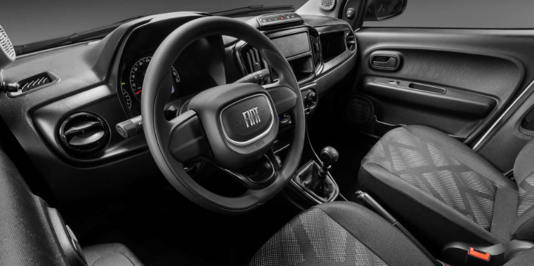 Interior do Fiat Mobi Light modelo 2026 com design clean e funcional.