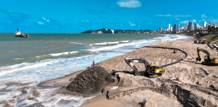 Praia de Ponta Negra durante a obra da engorda, que trouxe renovação e beleza para o cartão postal de Natal.