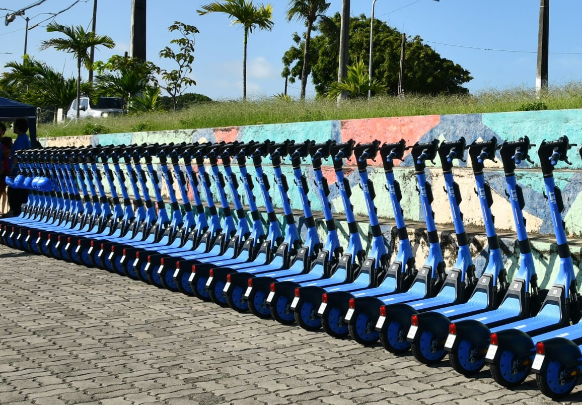 A empresa Jet distribuiu 600 patinetes elétricos por vários pontos estratégicos de Natal.