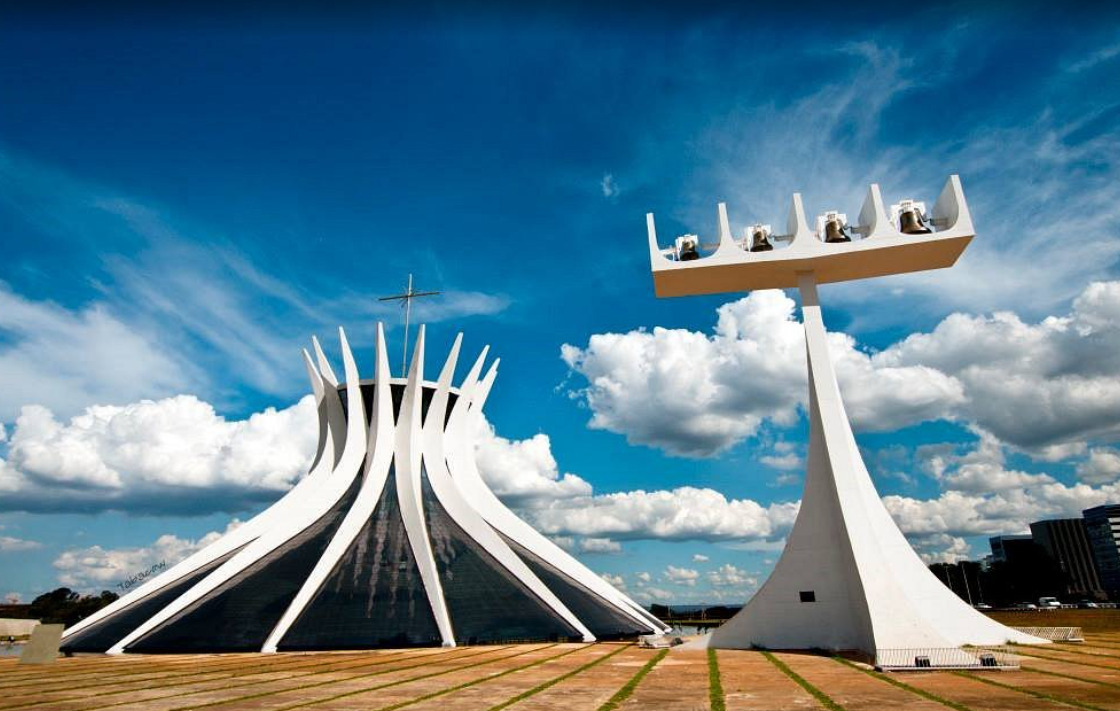 A capital federal, Patrimônio Cultural da Humanidade pela UNESCO, deve atrair ainda mais visitantes com a facilidade de conexões. O passeios por Brasília incluem pontos turístico como a Catedral Metropolitana.