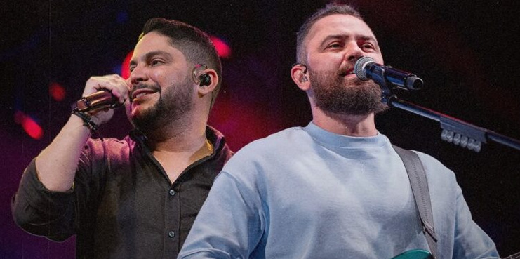 A turnê “Jorge & Mateus 20 anos” teve início em abril de 2025, com apresentações em cidades como São Paulo, Brasília, Belém e Manaus.