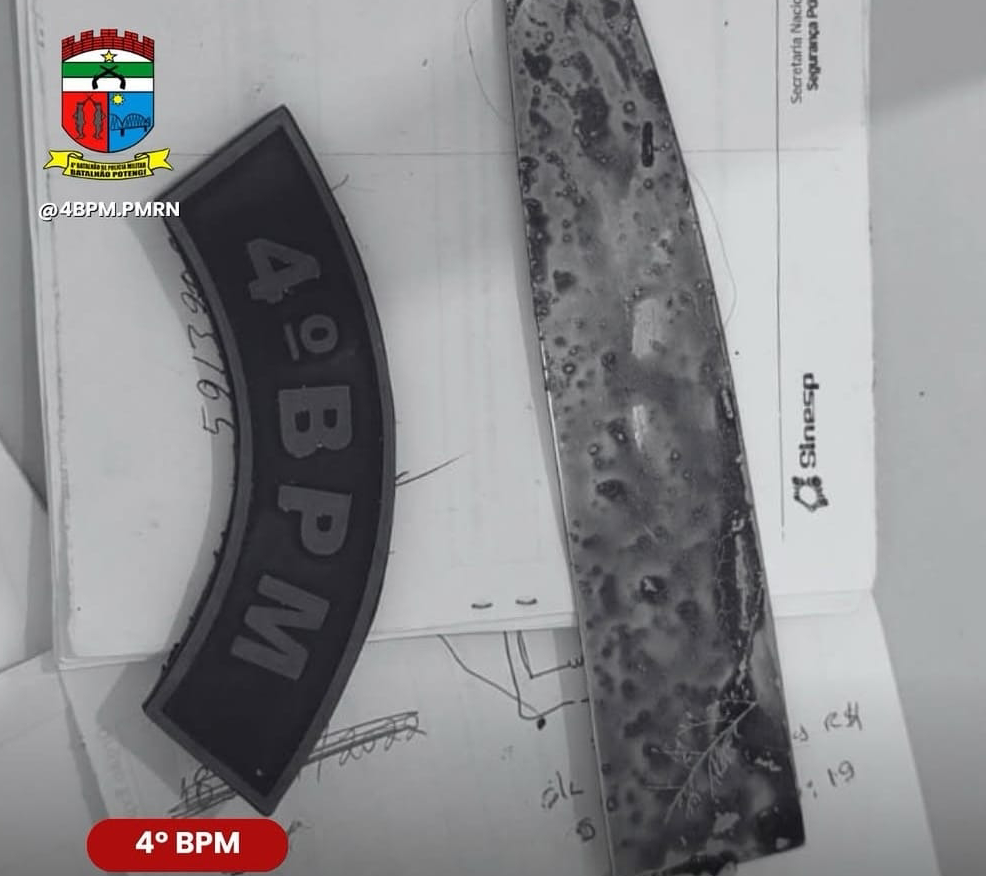 Faca utilizada pelo idoso. Foto: Reprodução/Polícia Militar do RN