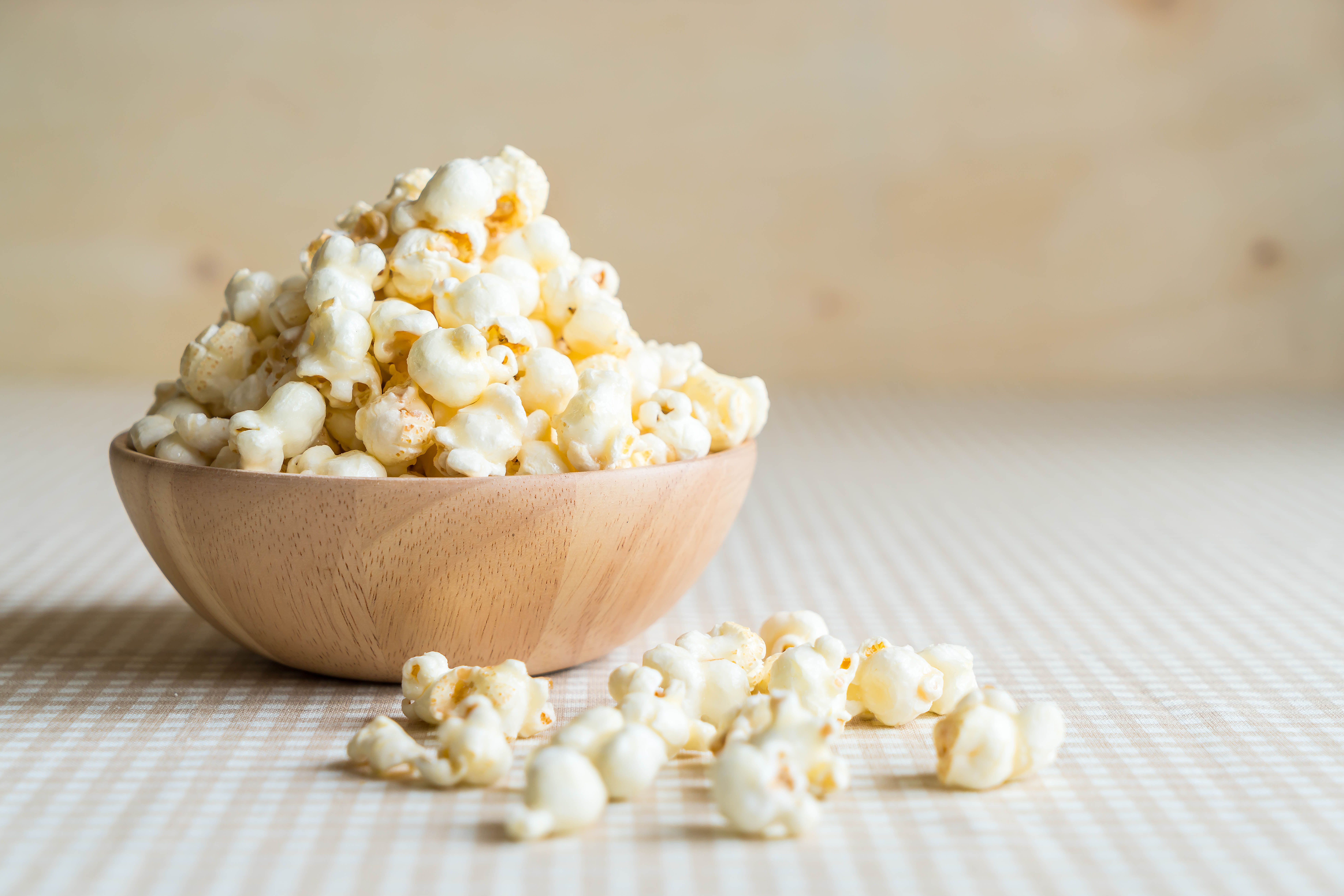 A pipoca pode conter mais fibras do que algumas frutas comuns