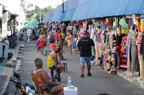 A proposta (PL 1.087/2025) eleva o limite de isenção dos atuais dois salários mínimos (R$ 3.036, com o desconto simplificado) para R$ 5 mil.