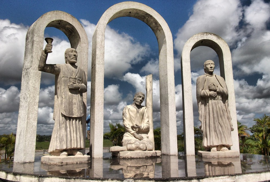 Monumento aos Santos Mártires, padre Ambrósio Francisco Ferro, padre André de Soveral.