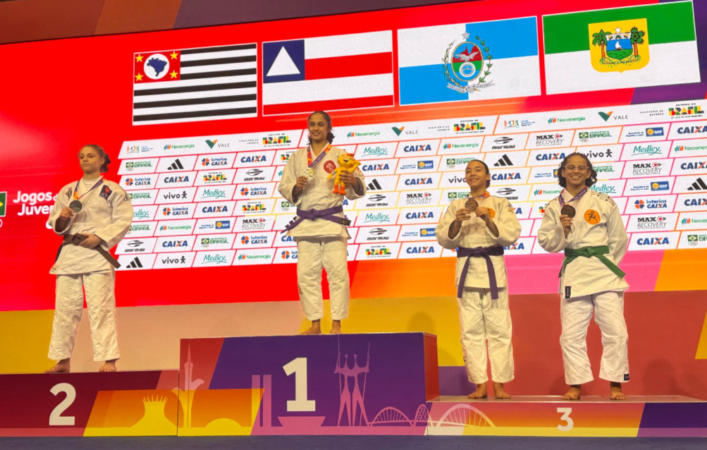 A bandeira do Rio Grande do Norte em destaque no podium da competição, em Brasília.