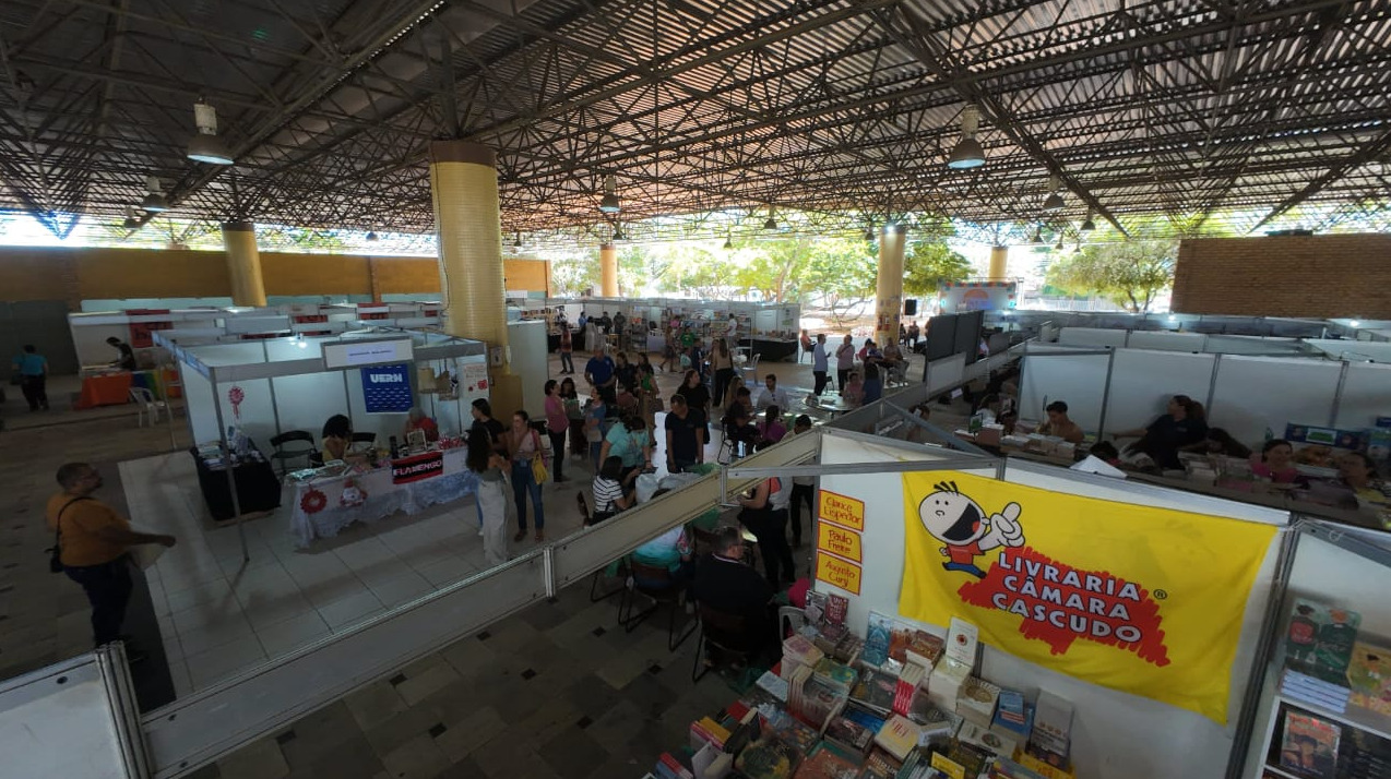 A VIII Feira de Livros da Cooperativa Cultural (Flicoop) abre as portas no Complexo Cultural da Uern Natal, reunindo autores, editoras, livreiros, estudantes e amantes da leitura em uma verdadeira festa da palavra escrita.