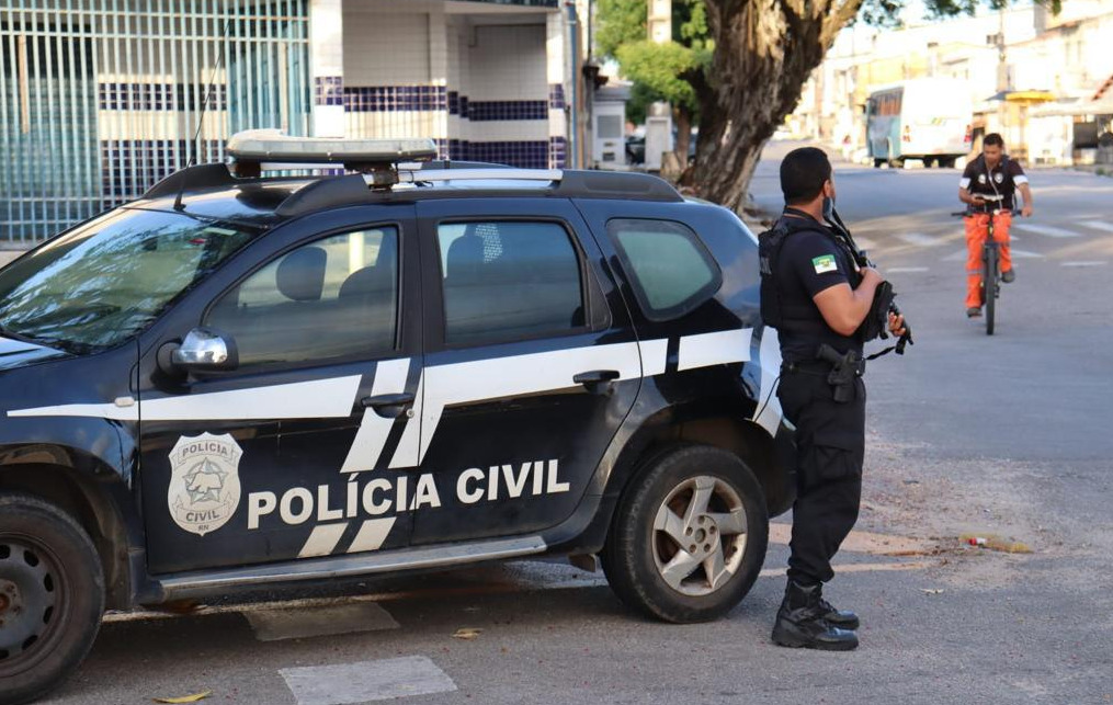 Os crimes de roubos e furtos de veículos estão em queda no Rio Grande do Norte. Entre janeiro e agosto de 2024 foram registrados 1.928 roubos e 1.504 furtos. Imagem: SESED RN.