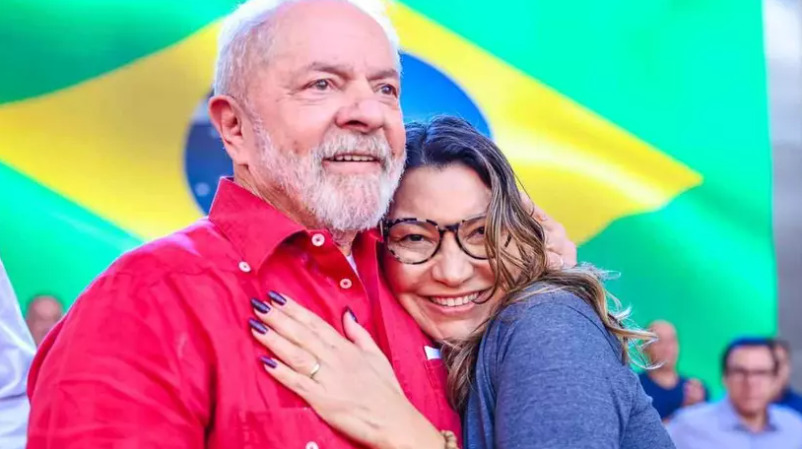 A primeira-dama participou ativamente de pautas voltadas a direitos das mulheres, sustentabilidade e inclusão, além de representar o Brasil em eventos culturais e internacionais.  Imagem: reprodução Facebook.